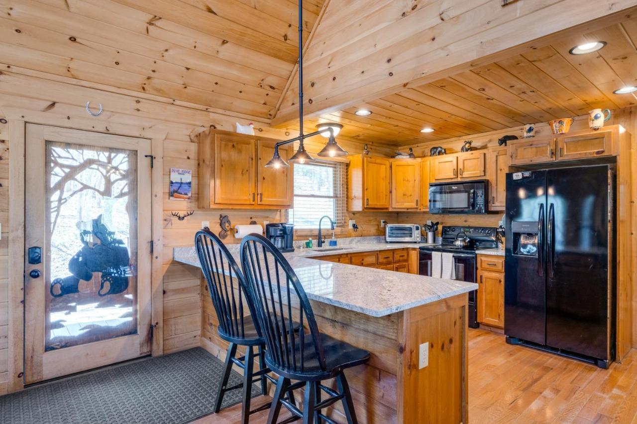 Blue Ridge Bear Bungalow Buitenkant foto