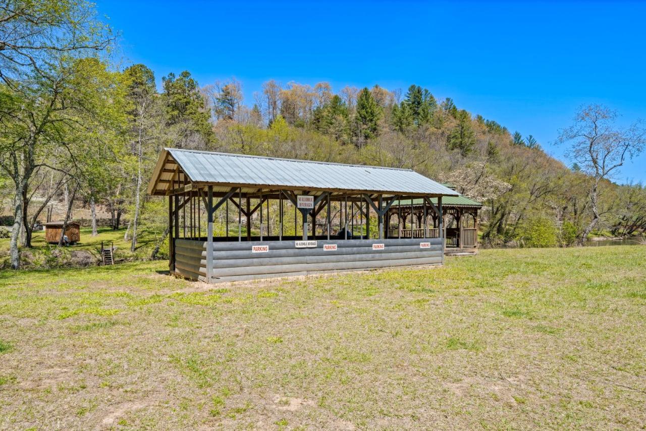 Blue Ridge Bear Bungalow Buitenkant foto